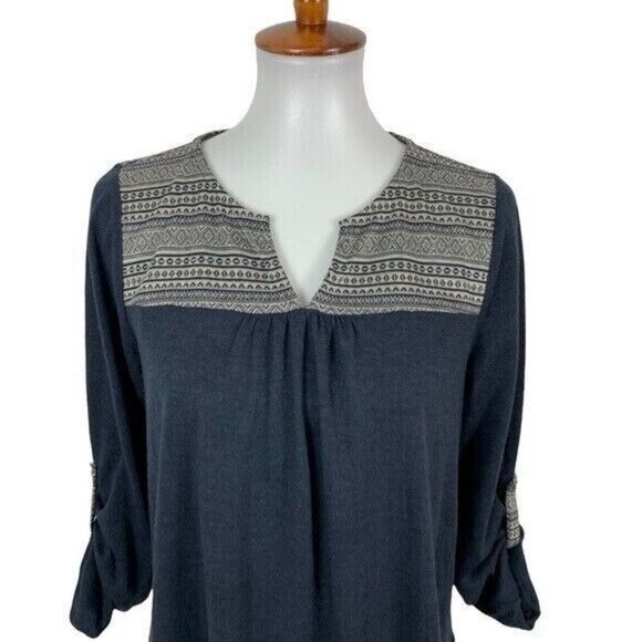 Altar’d State Navy Blue Boho Embroidered Top M Relaxed Fit 3/4 Sleeve Casual - Picture 2 of 7